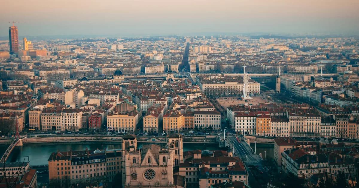 Leasing voiture utilitaire Lyon 2026 : tarifs et financement pros